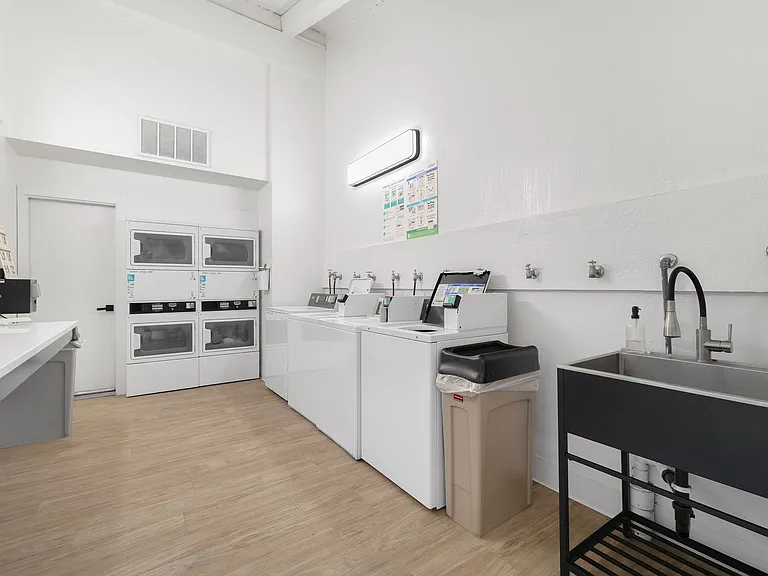 Villa Del Mar Apartments — Photo 6