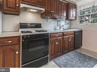 157 Oxford Rd, Cinnaminson, NJ 08077