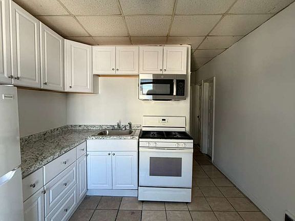2nd image of 314 Armstrong Ave Unit 2