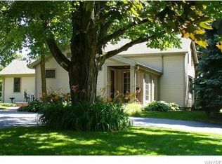 381 Town Line Rd, Lancaster, NY 14086