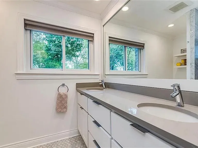 5027 Lansing Dr — Photo 16
