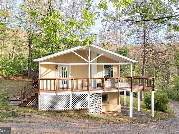 3rd image of 455 Huckleberry Dr