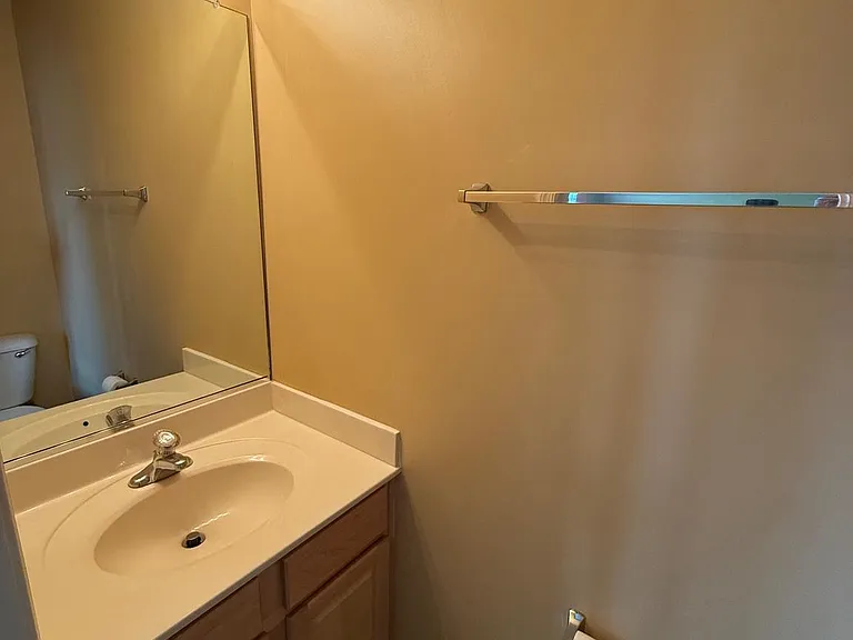 7028 Wytheville Cir — Photo 12
