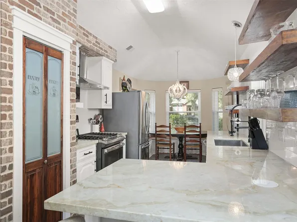 11401 30th Ave N, Texas City, TX 77591