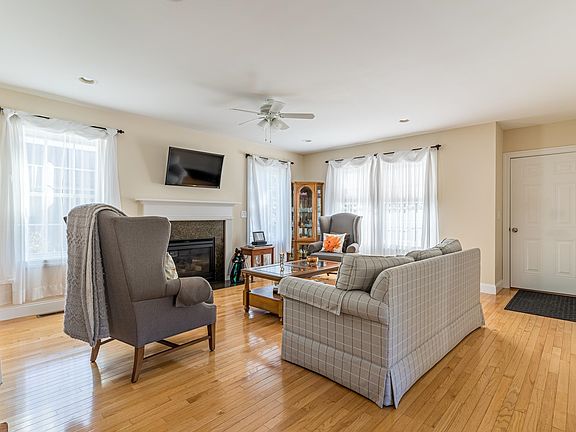 4th image of 25 Cielo Drive