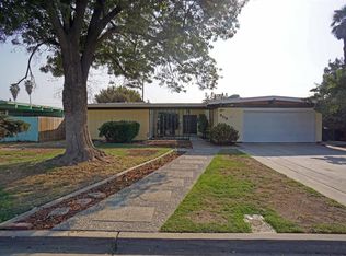 909 E Myrtle St, Hanford, CA 93230