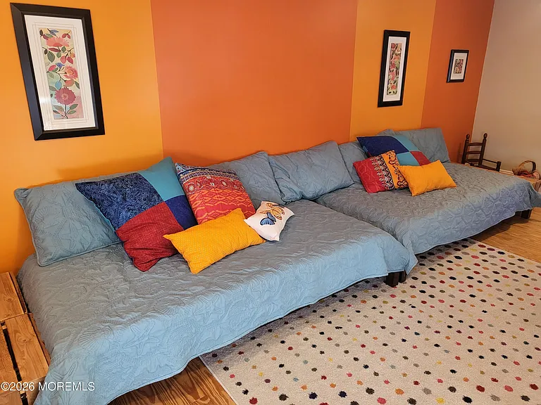 80 Heck Ave — Photo 40