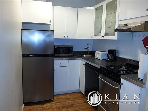 1st image of 276 Grand St APT 2