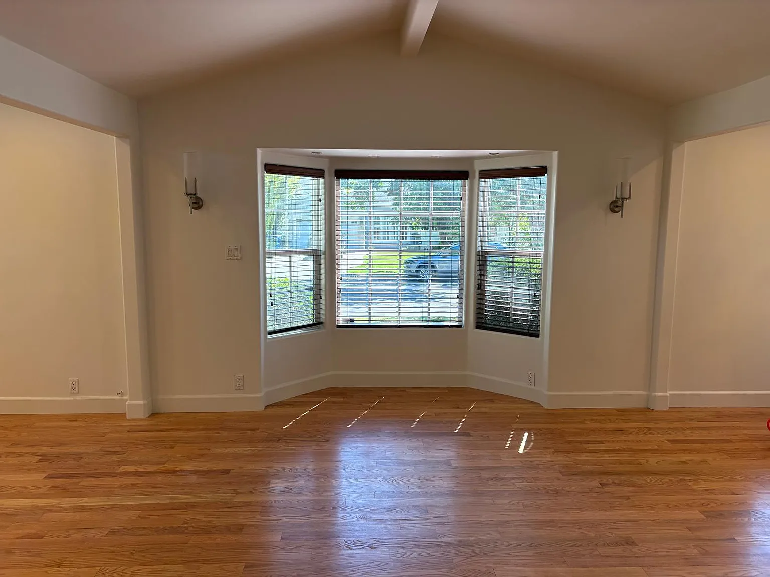 4809 Norwich Ave — Photo 4