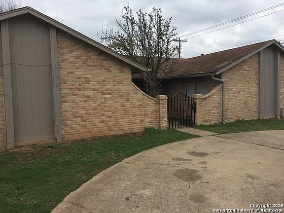 3rd image of 4702 Oakfield Way