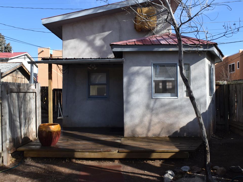1st image of 120 1/2 Stanford Dr SE
