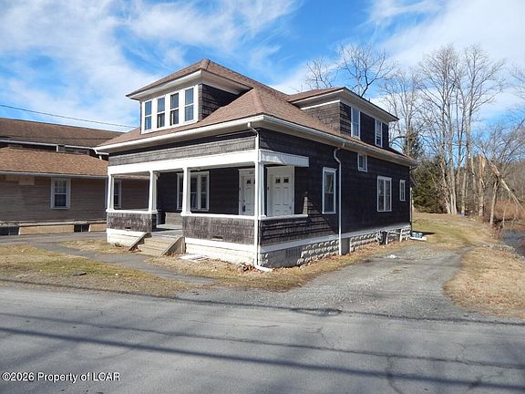 3rd image of 1000 Lower Demunds Rd