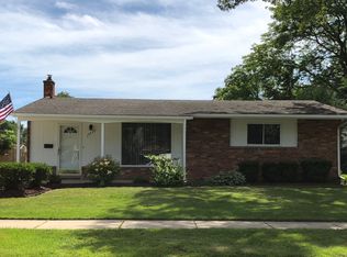 15430 Fitzgerald St, Livonia, MI 48154