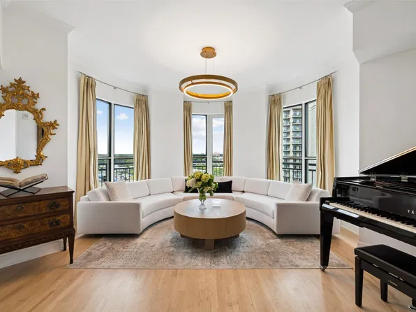 3401 Lee Pkwy APT 1008, Dallas, TX 75219