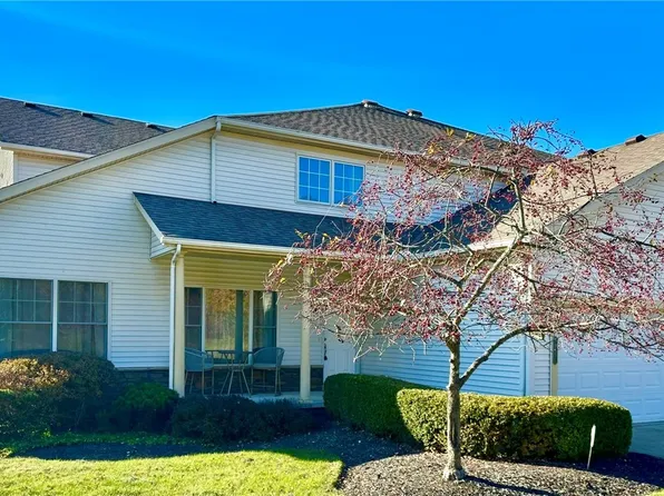 5685 Emerald Ridge Pkwy APT C, Solon, OH 44139
