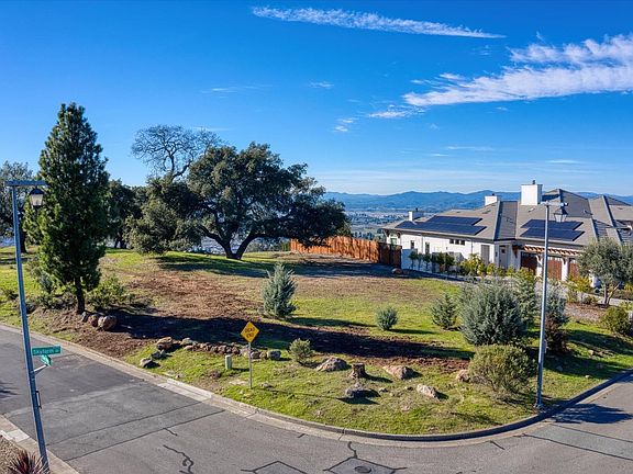 2nd image of 3911 Flintridge Drive