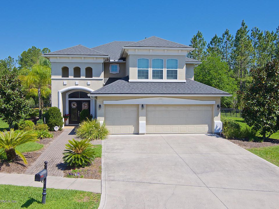 1st image of 100 Chatsworth Dr