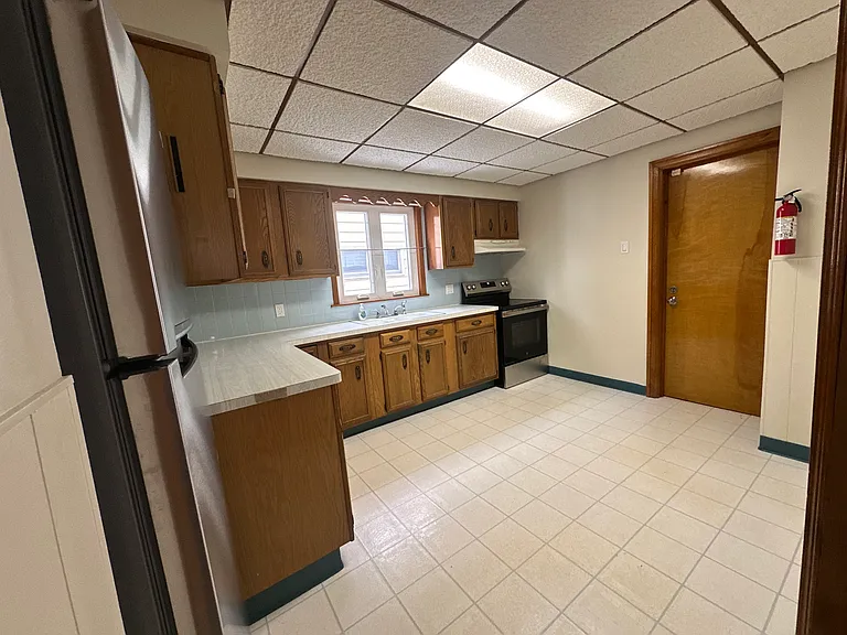 305 S Ogden St — Photo 11