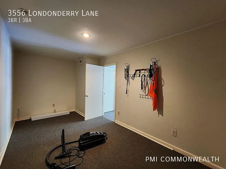 3556 Londonderry Ln — Photo 11