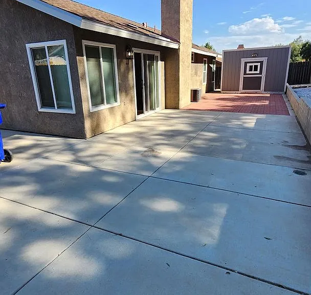 2529 Christine St — Photo 17