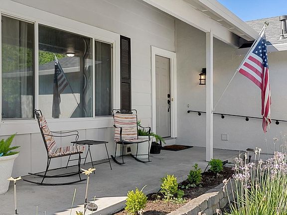 2nd image of 4244 Brookshire Cir