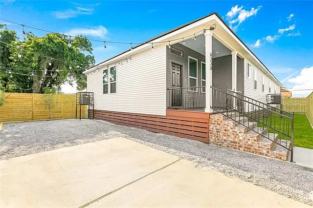 6238 Baccich St — Photo 14