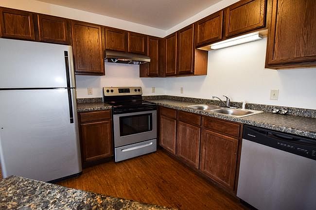 2nd image of 701 S Victory Dr APT 10