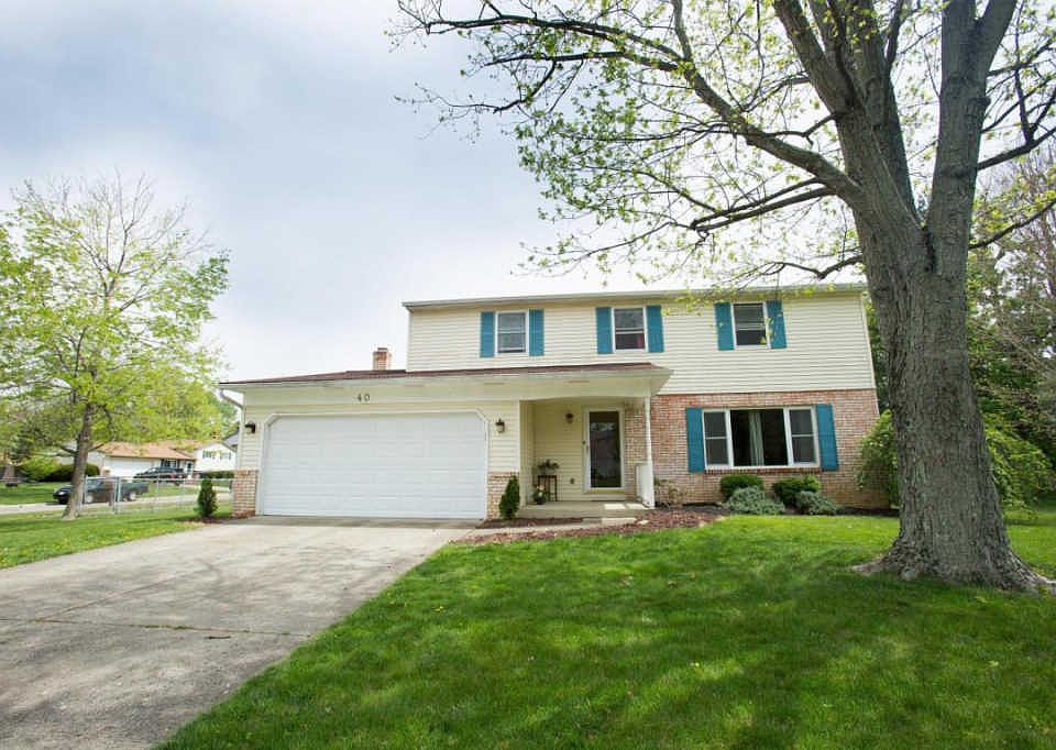 1st image of 40 Fair Oaks Ln