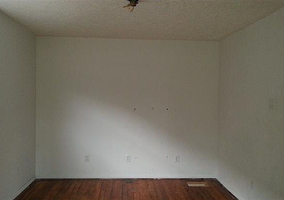 5th image of 4219 Sterling Ave
