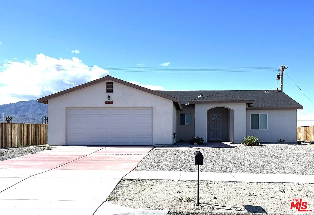 3 bed, 2.0 bath, 1565 sqft, $2,200 — Photo 1