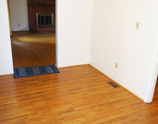 4th image of 6004 Meadow Ave