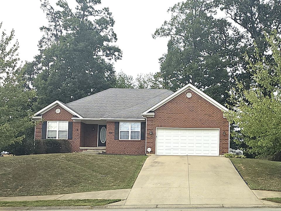 1st image of 305 Vineland Place Dr