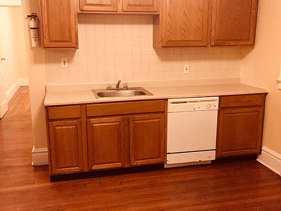 4th image of 62 Anthony St #1L