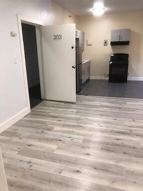 2nd image of 228 S Kenwood St APT 203