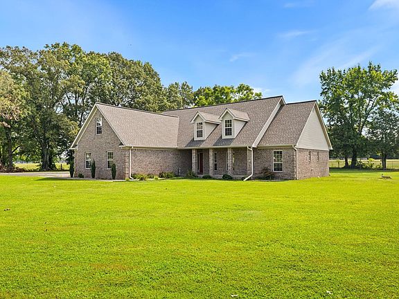 2nd image of 235 Oak Grove Rd