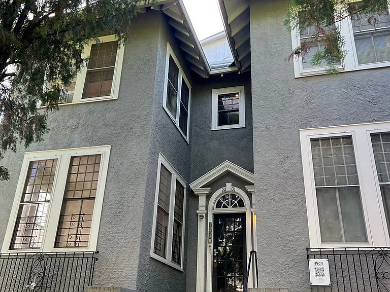 Newly Renovated 3 Bed, 2 Bath Near Campus — Photo 1