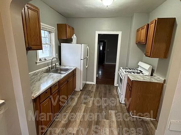 5th image of 10615 S Highland Ave