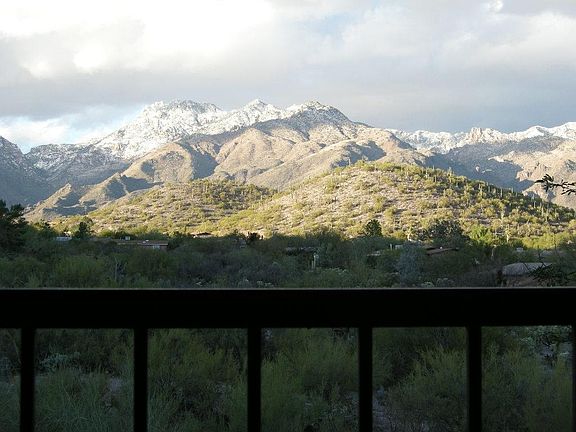 View from the condo balcony. Unobstructed views of the beautiful Catalina Mountains. Breathtaking !