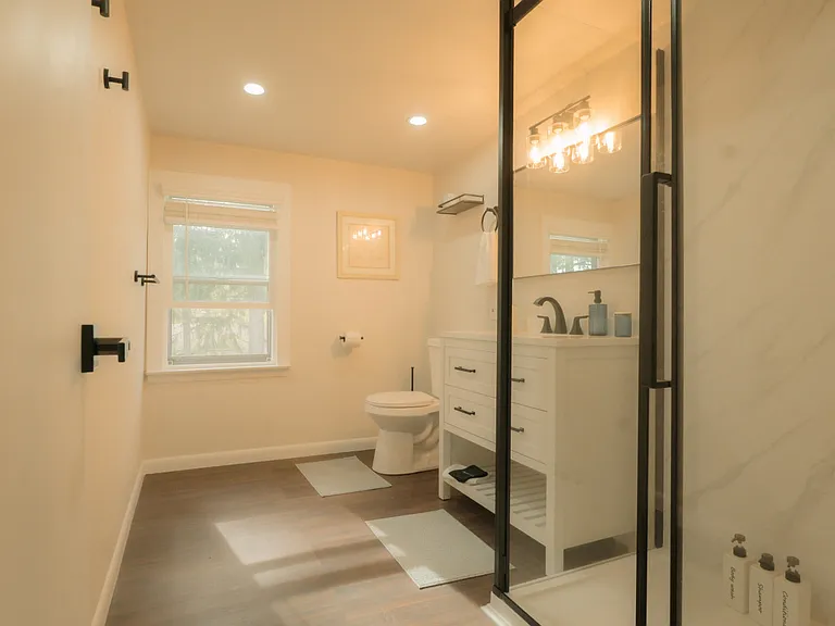 6605 N Sheridan Rd #2 — Photo 13