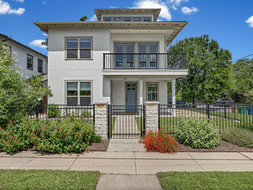 1301 San Bernard St