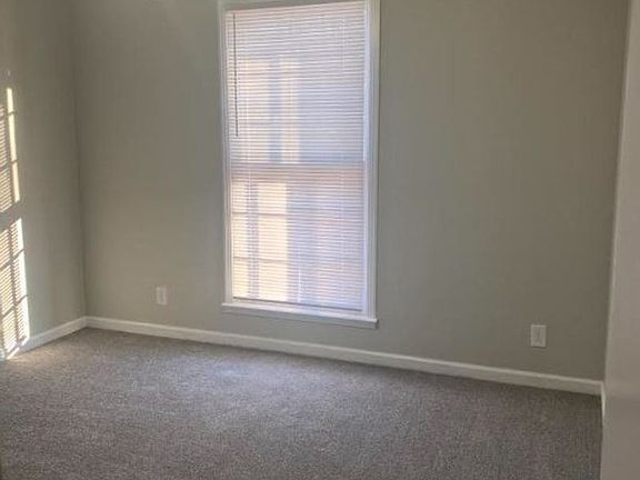 3rd image of 603 Marigold Dr