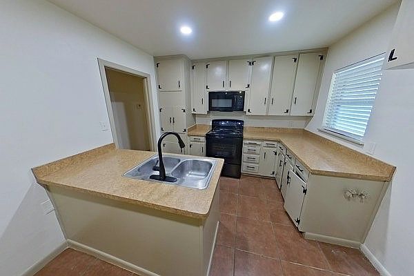 1st image of 2324 Clearview Dr