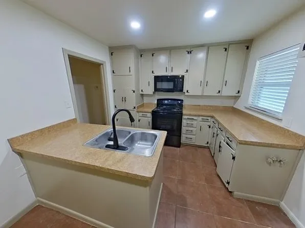 2324 Clearview Dr, Fort Worth, TX 76119