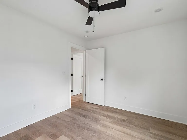 1809 Golf Club Rd — Photo 16