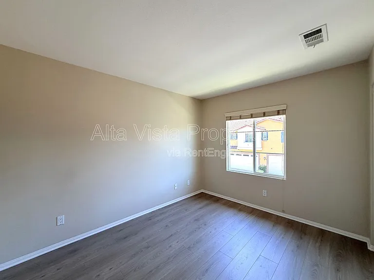 1349 Isabella Way — Photo 20