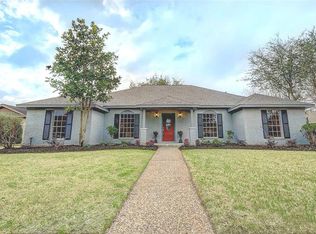 1821 Country Club Blvd, Sugar Land, TX 77478