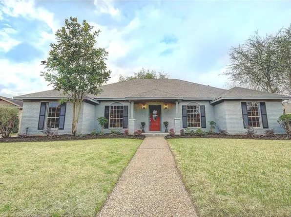 1821 Country Club Blvd, Sugar Land, TX 77478