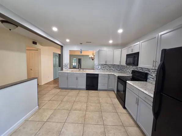 35120 Whispering Oaks Blvd, Dade City, FL 33523