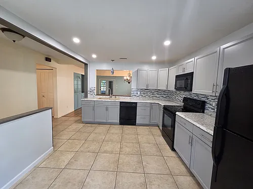 35120 Whispering Oaks Blvd Photo 1