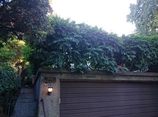 4004 NE Belvoir Pl, Seattle, WA 98105